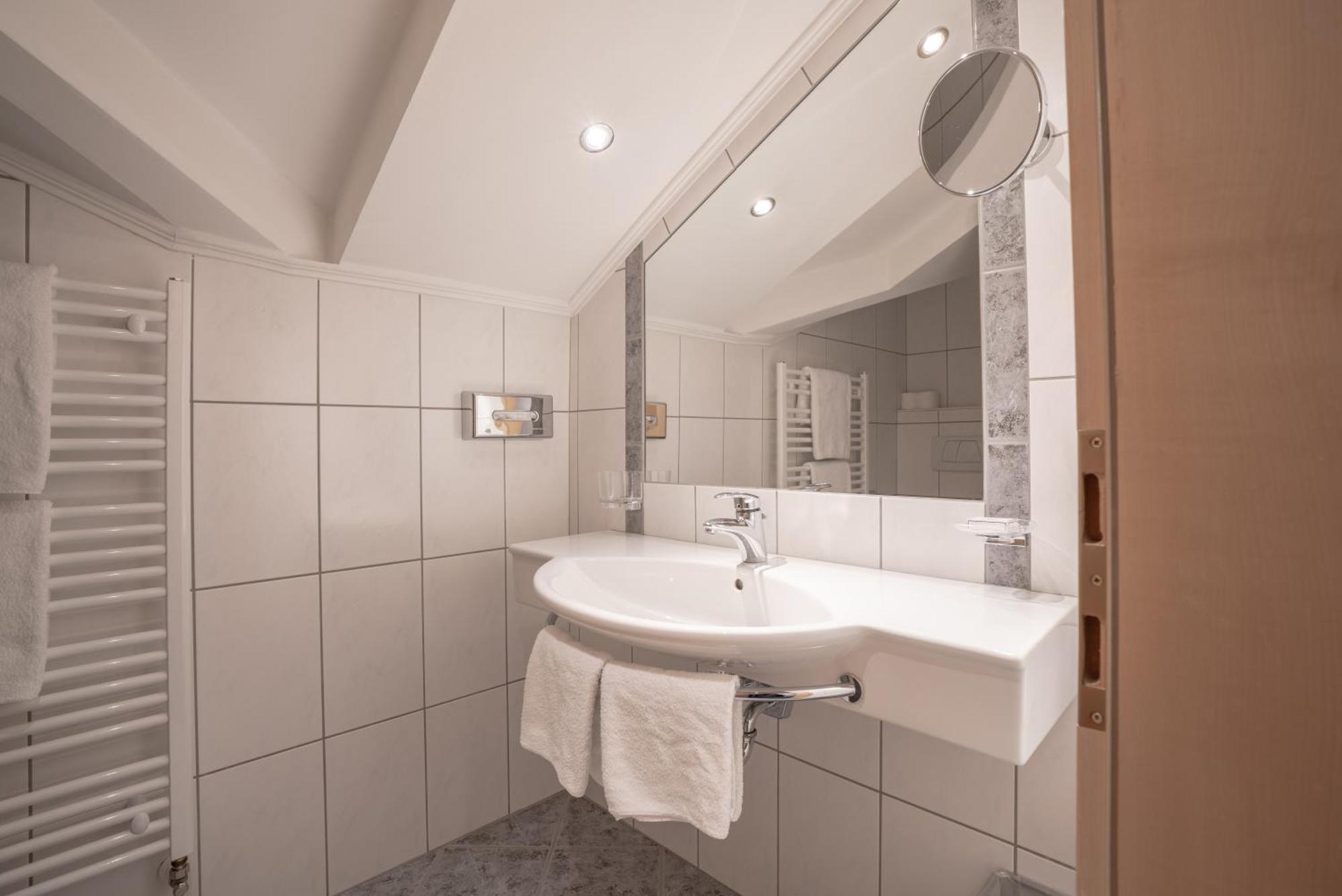 Petit Madlein Bed & Breakfast Ischgl Ngoại thất bức ảnh