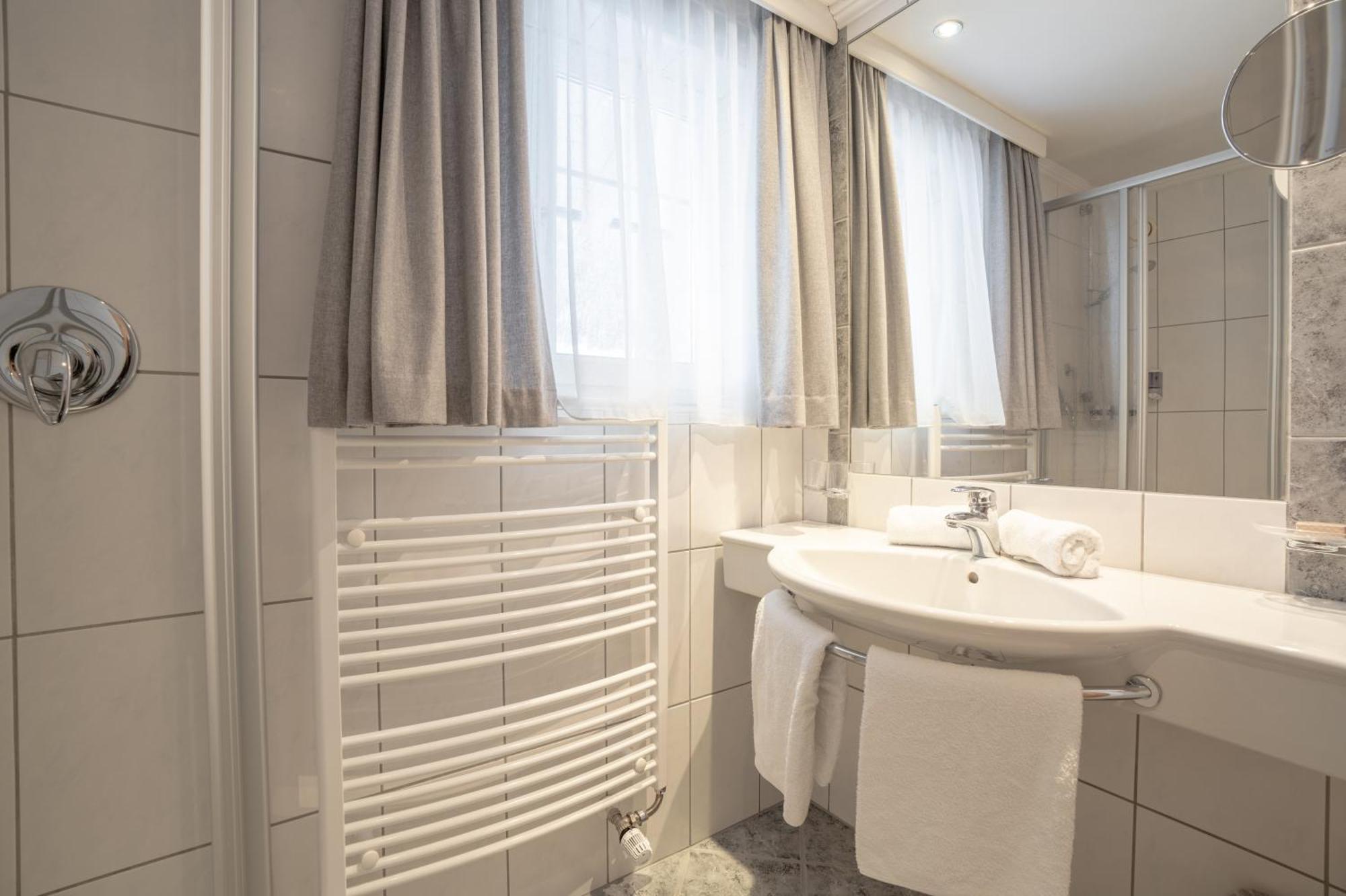 Petit Madlein Bed & Breakfast Ischgl Ngoại thất bức ảnh
