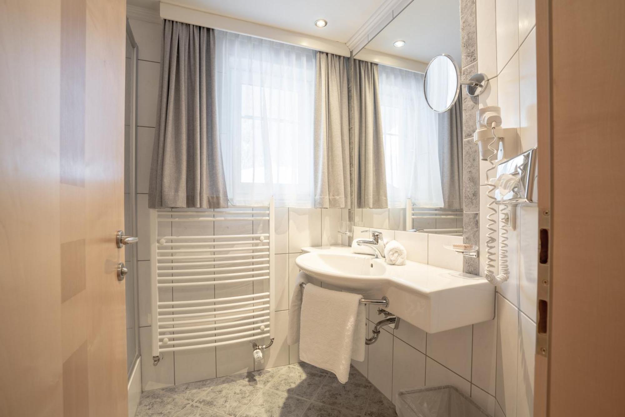Petit Madlein Bed & Breakfast Ischgl Ngoại thất bức ảnh